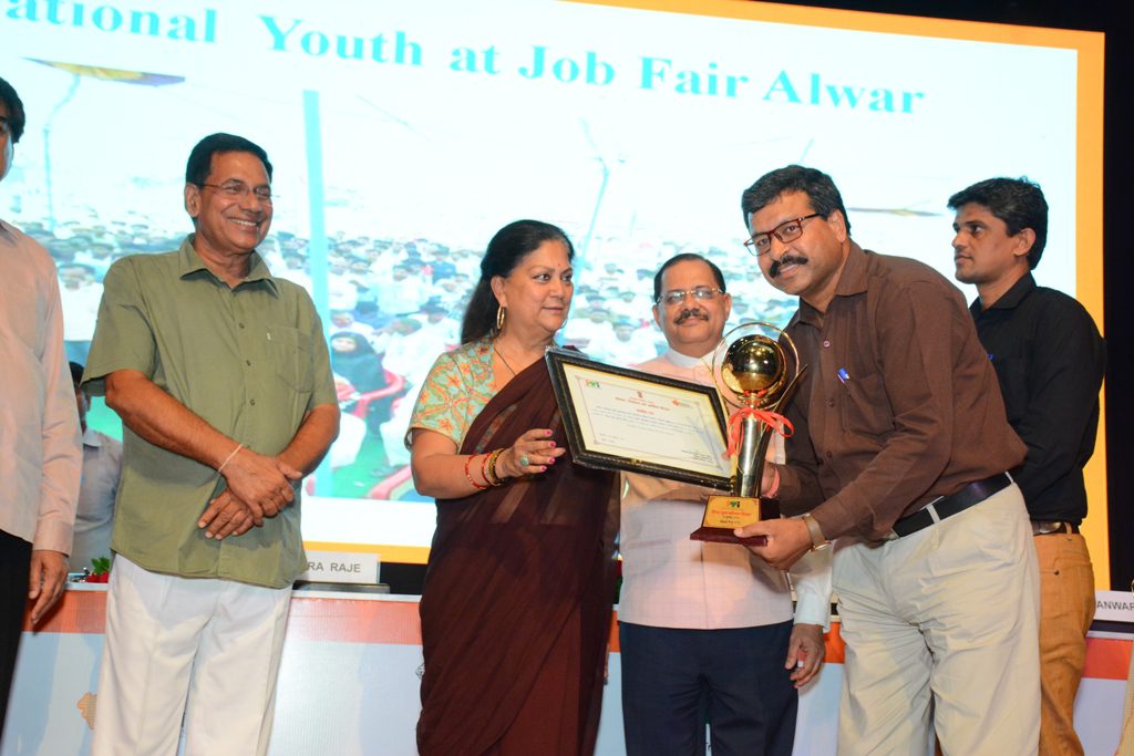 Best ITI Award received by Principal of ITI Capt. J P Singh